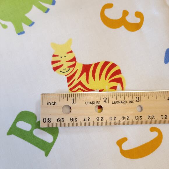 Cotton Fabric ABC 123 Animal Print 28x43 Nursery Quilting Cut Unbranded Kidcore - Picture 9 of 13